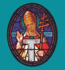 Vitrail de l'église d'Ispagnac représentant le pape
