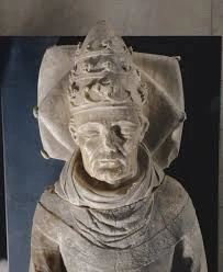  dans le palais des papes d'Avignon : Gisant d'Urbain V
