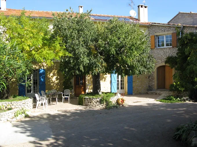 Gîte Figourière cour